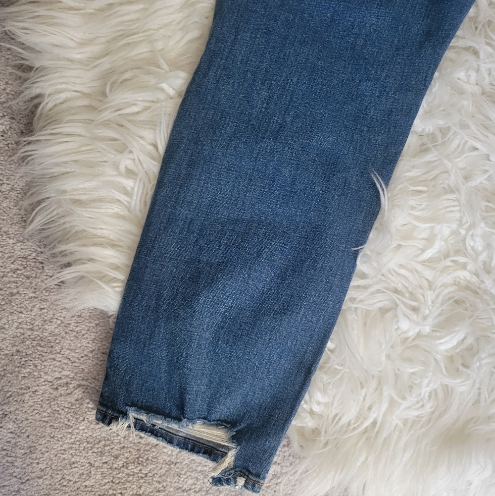 A&F Curve Love Ultra High Rise Straight Jeans - Picture 9 of 10